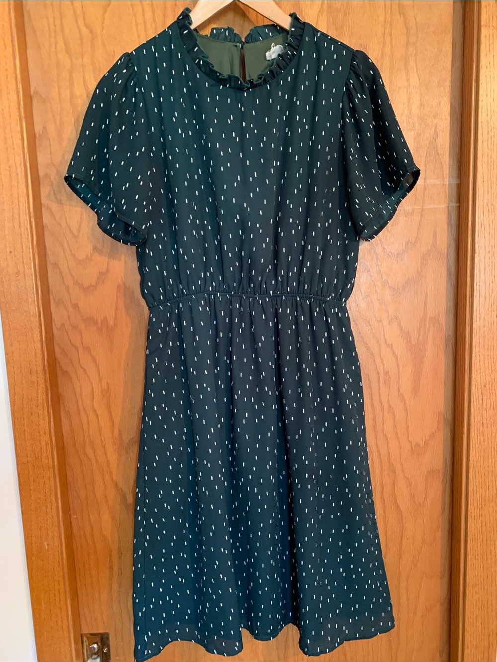 Betsey’s Boutique Dark Green Short-Sleeve Ruffle-Neck Midi Dress, Medium